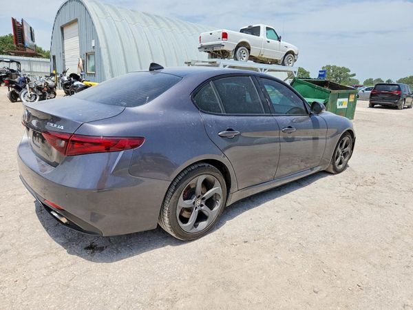 2017 ALFA ROMEO GIULIA