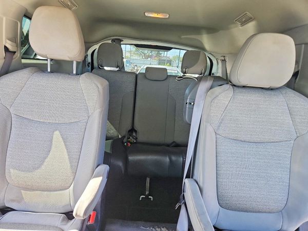 2022 TOYOTA SIENNA LE
