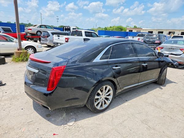 2015 CADILLAC XTS Luxury