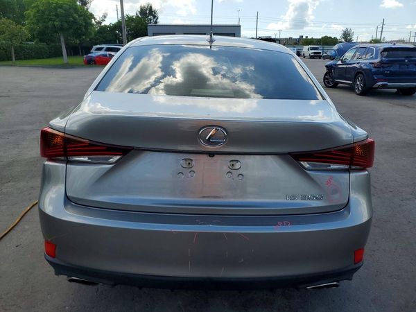 2018 LEXUS IS 300