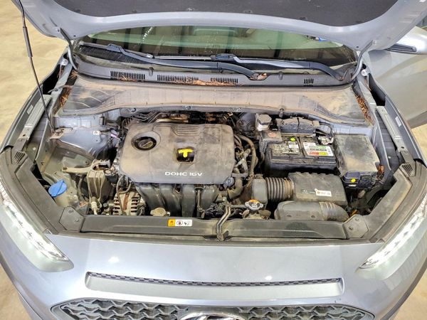 2021 HYUNDAI KONA SE