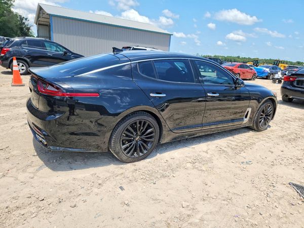 2018 KIA STINGER Premium