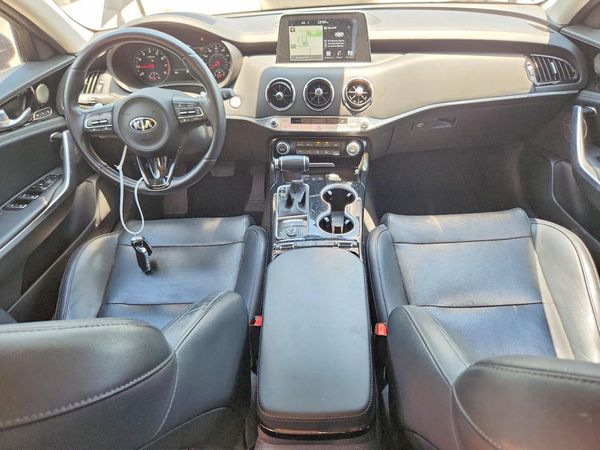 2018 KIA STINGER Premium