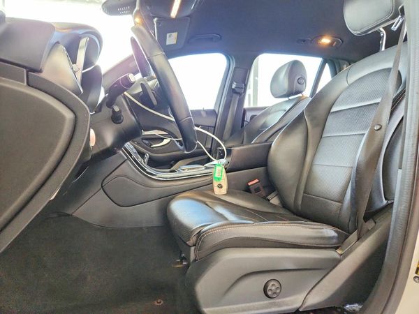 2020 MERCEDES-BENZ GLC GLC300