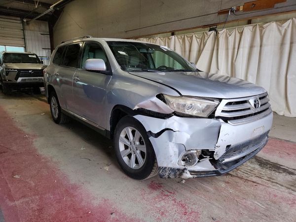 2012 TOYOTA HIGHLANDER Base/Hybrid — Passenger 3/4