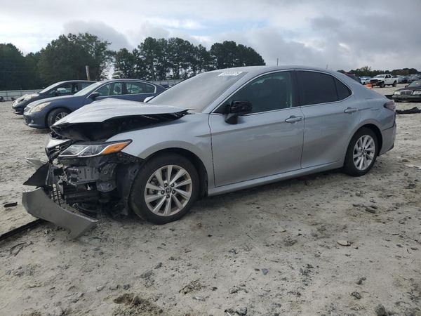 2024 TOYOTA CAMRY LE — Front 3/4