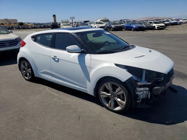 2013 HYUNDAI VELOSTER — Passenger 3/4