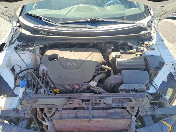 2013 HYUNDAI VELOSTER — Engine bay