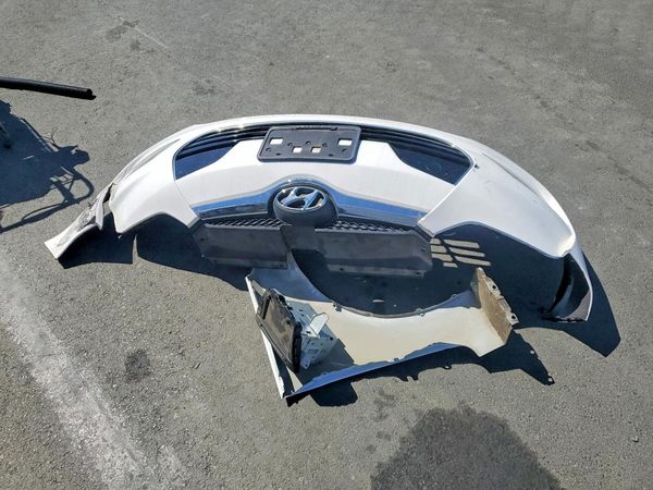 2013 HYUNDAI VELOSTER — LOOS