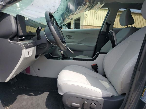 2024 HYUNDAI KONA SE