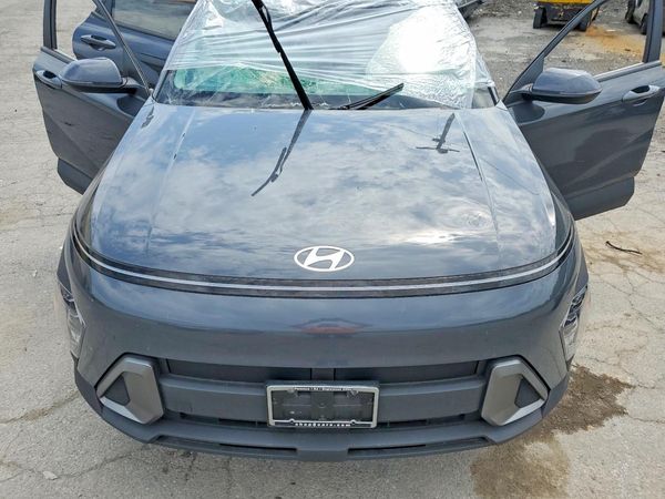 2024 HYUNDAI KONA SE