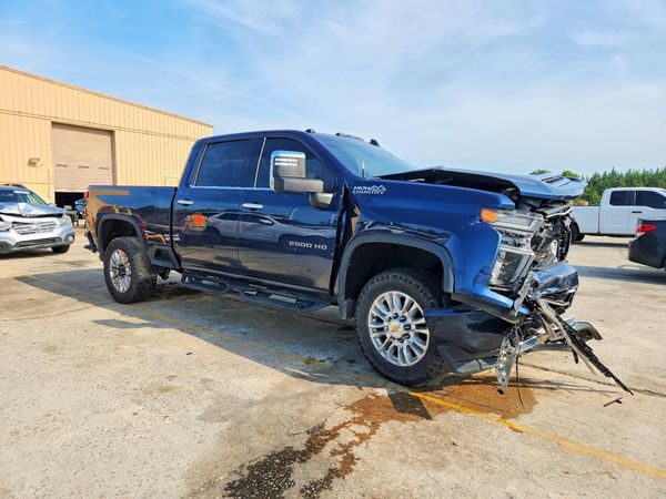 2022 CHEVROLET SILVERADO High Country — Passenger 3/4