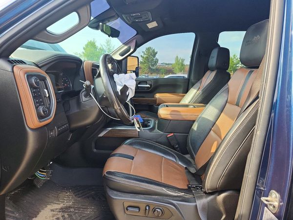 2022 CHEVROLET SILVERADO High Country — DENT