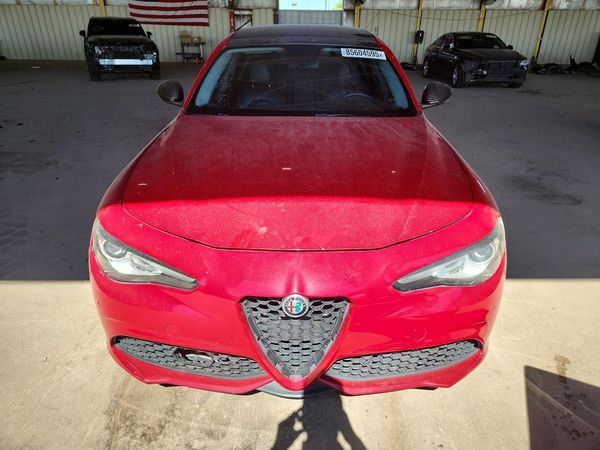 2018 ALFA ROMEO GIULIA TI RWD