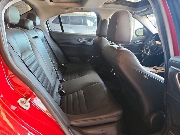 2018 ALFA ROMEO GIULIA TI RWD