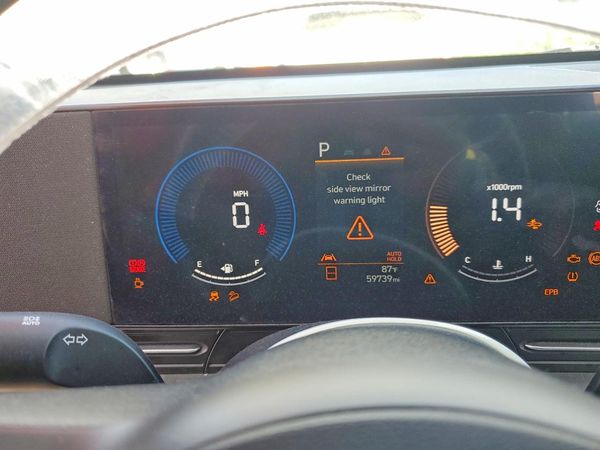 2024 HYUNDAI KONA SE