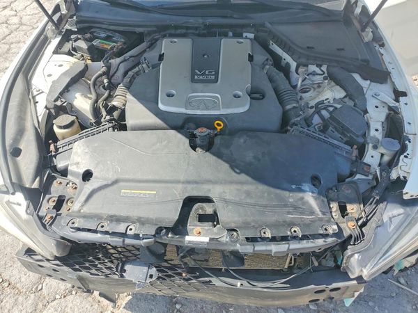 2015 INFINITI Q50