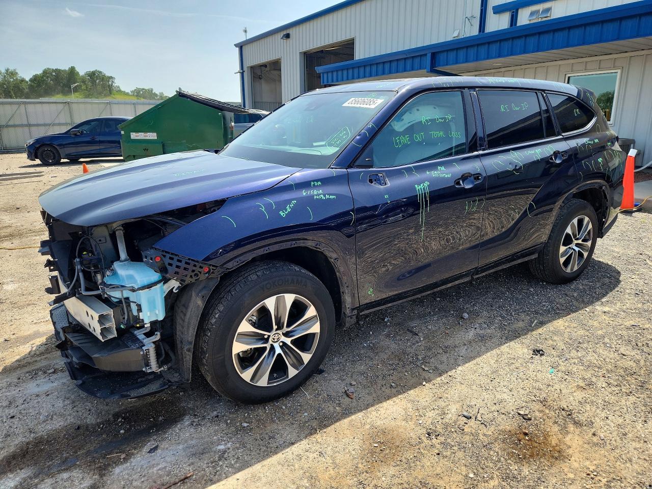 2021 TOYOTA HIGHLANDER XLE