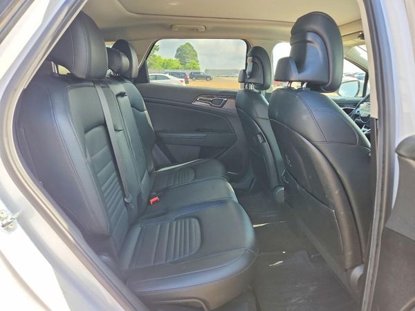 2023 KIA SPORTAGE SX-PRESTIGE or SX-P