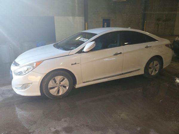 2014 HYUNDAI SONATA Hybrid/ Hybrid Limited — Front 3/4