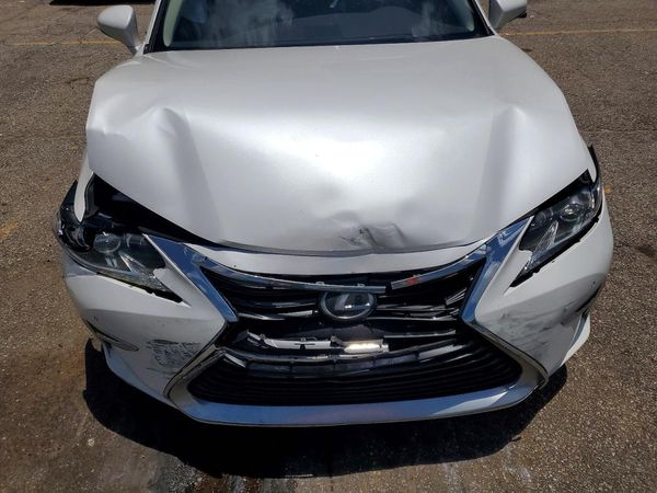 2017 LEXUS ES