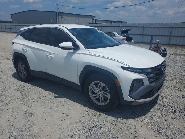 2025 HYUNDAI TUCSON SE