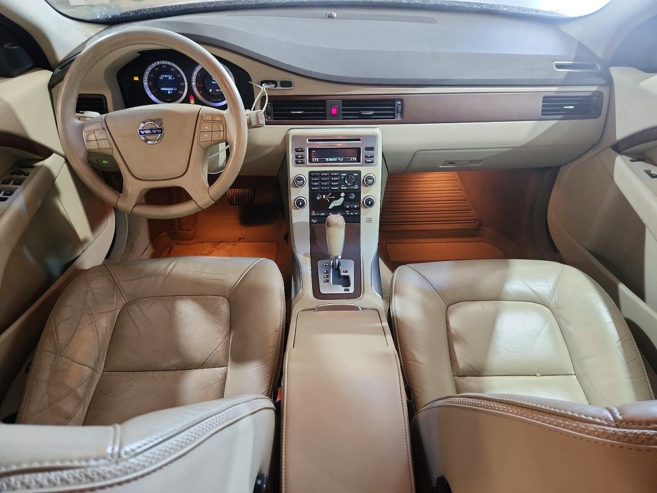 2011 VOLVO XC70