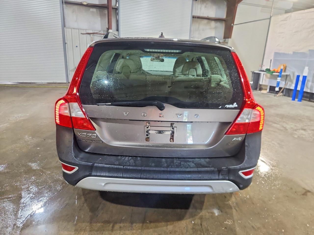 2011 VOLVO XC70