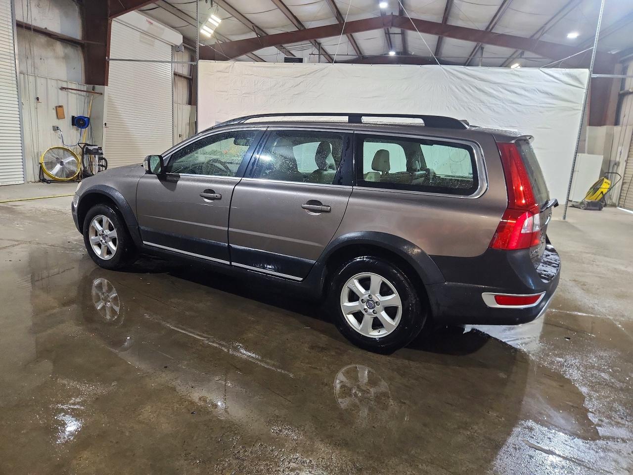 2011 VOLVO XC70