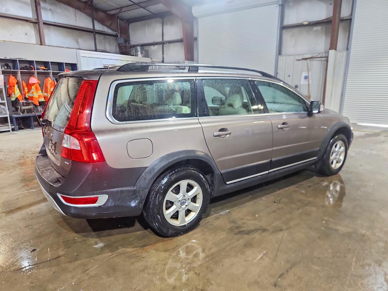 2011 VOLVO XC70