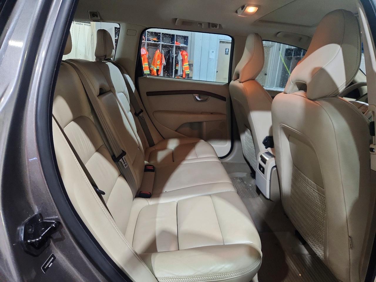 2011 VOLVO XC70