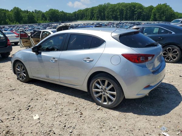 2018 MAZDA 3 Touring