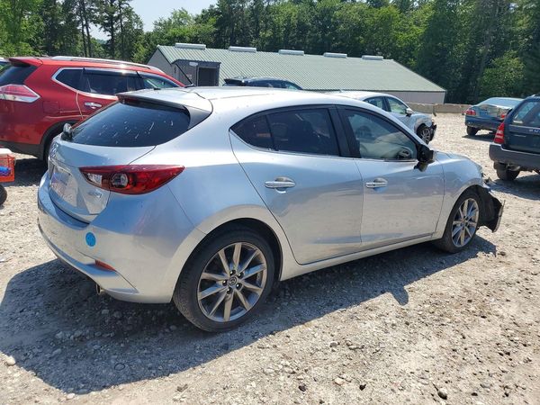 2018 MAZDA 3 Touring