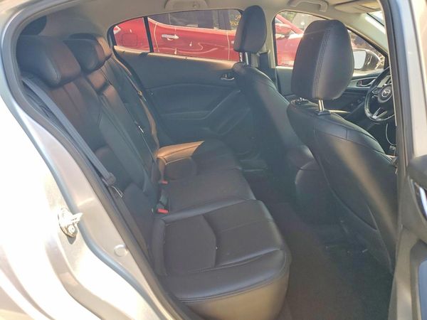 2018 MAZDA 3 Touring