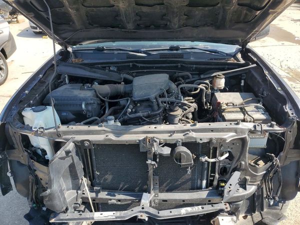 2019 TOYOTA TACOMA SR5