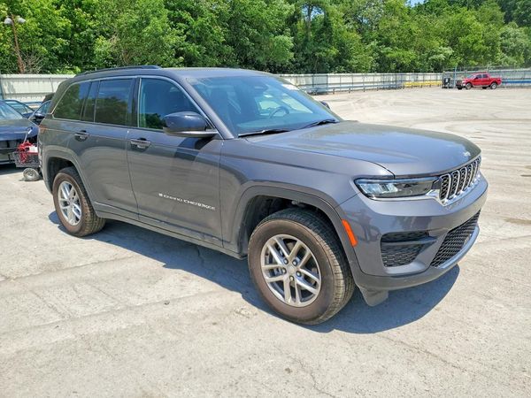 2025 JEEP GRAND CHEROKEE Laredo, Altitude