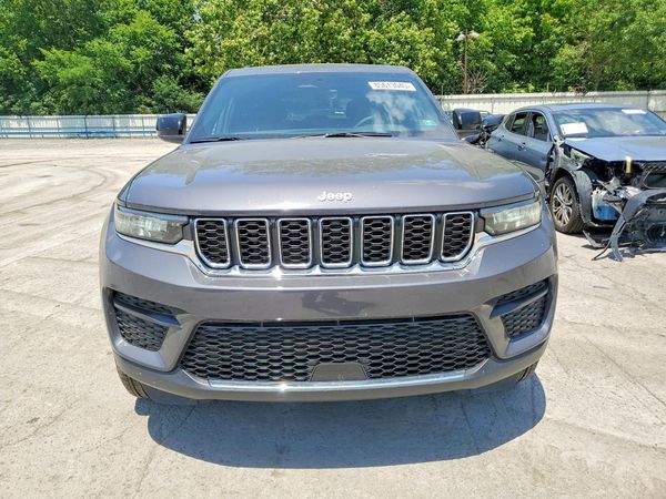 2025 JEEP GRAND CHEROKEE Laredo, Altitude