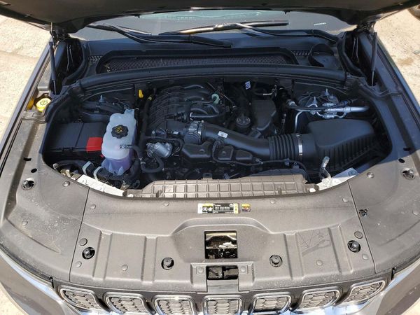 2025 JEEP GRAND CHEROKEE Laredo, Altitude