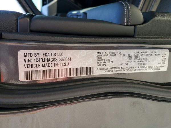 2025 JEEP GRAND CHEROKEE Laredo, Altitude