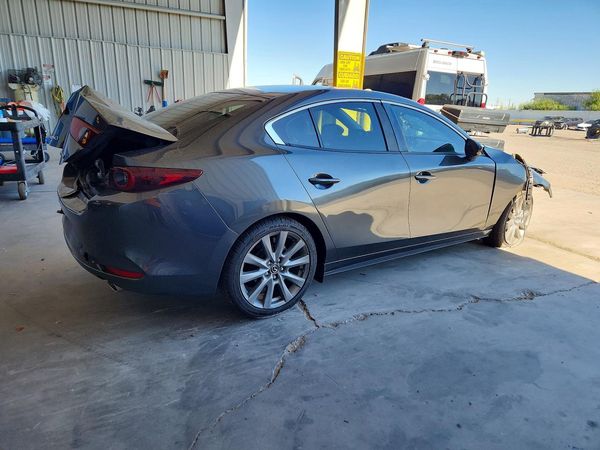 2022 MAZDA 3 Select Package