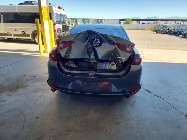 2022 MAZDA 3 Select Package