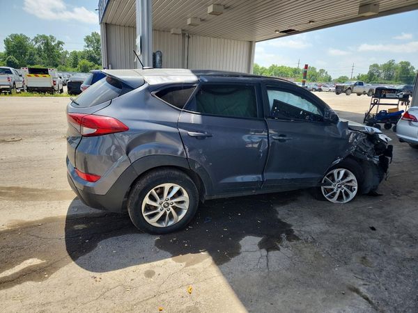 2017 HYUNDAI TUCSON SE (no options)