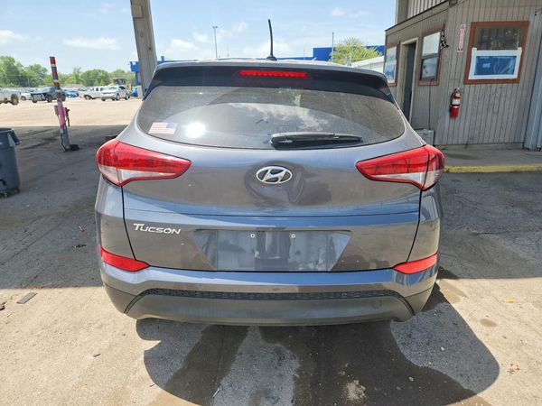 2017 HYUNDAI TUCSON SE (no options)