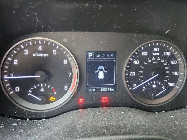 2017 HYUNDAI TUCSON SE (no options)