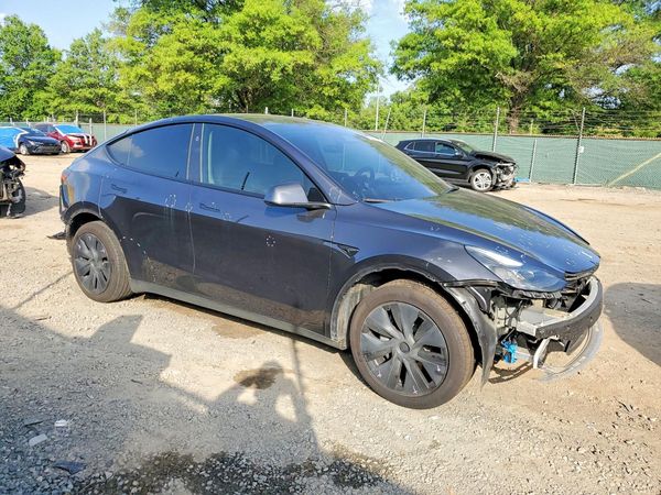 2024 TESLA MODEL Y