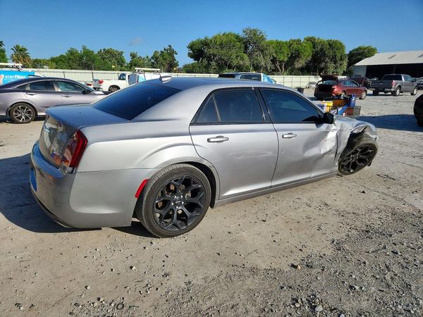 2015 CHRYSLER 300