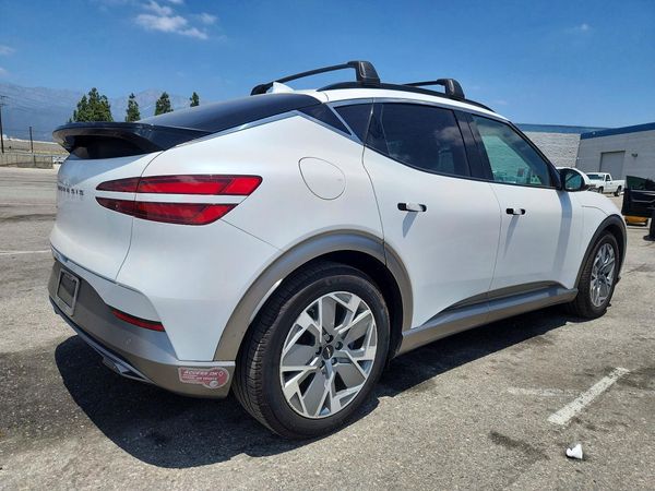 2025 GENESIS GV60 Standard (RWD)