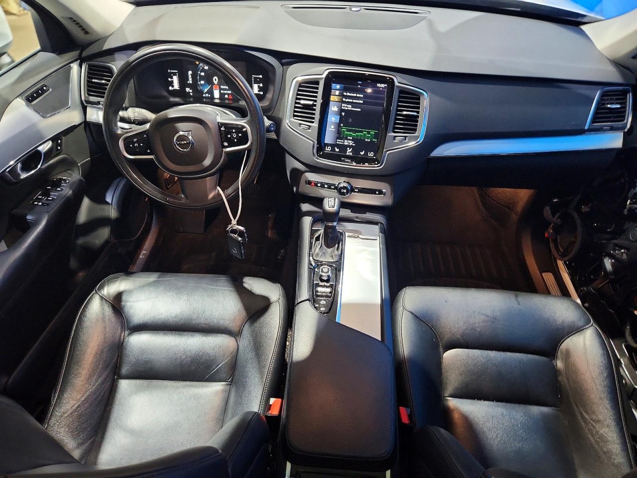 2018 VOLVO XC90 Momentum