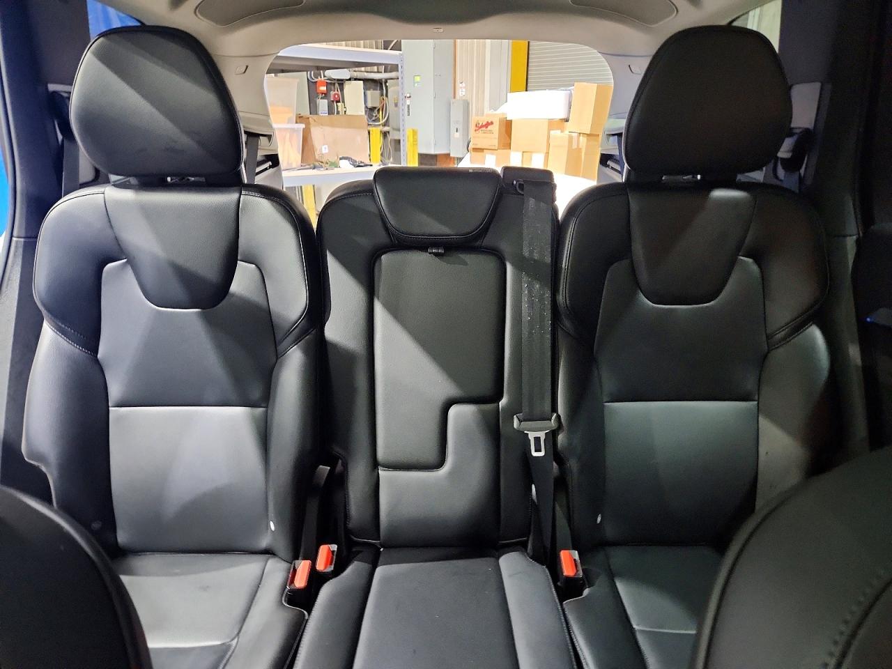 2018 VOLVO XC90 Momentum