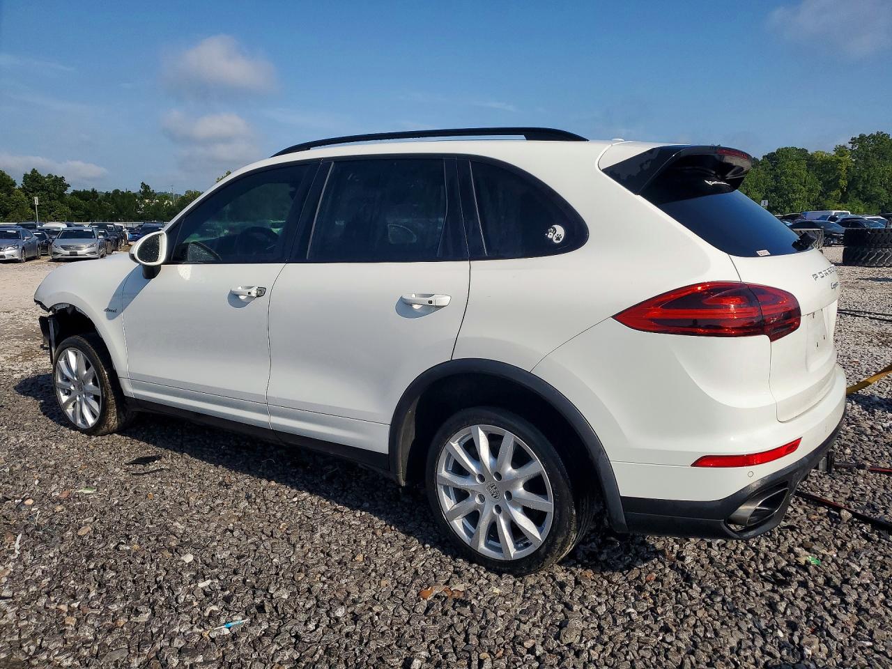 2015 PORSCHE CAYENNE